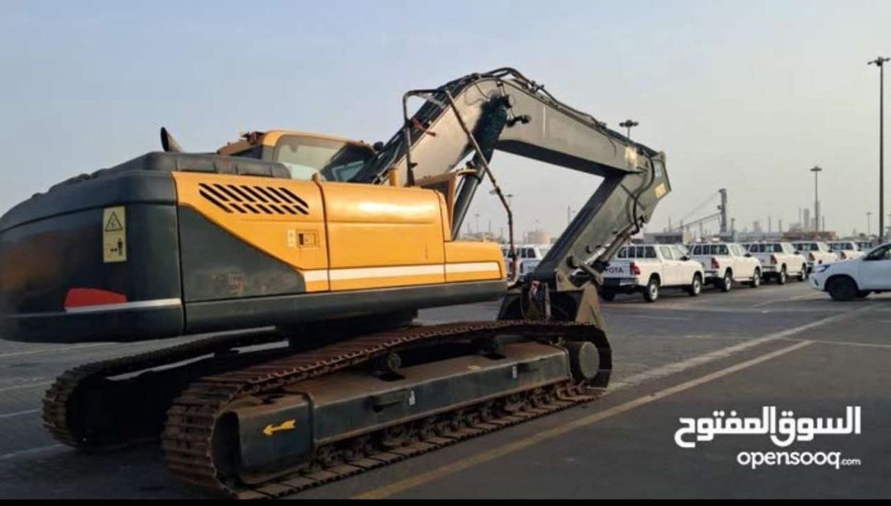 بيع وشراء حفارات ومعدات ثقيلة في سوريا، متوفرة حفارة هيونداي 305 – 30، سوري، بحالة ممتازة، متوفرة في حمص للبيع