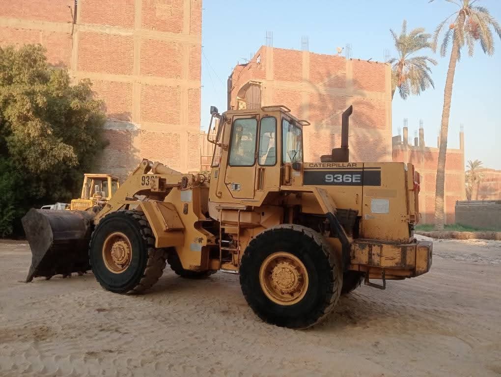 حصادة زراعية نيوهولاند للبيع,  نوع تي اكس 65, موديل 2000, متواجدون في مصر