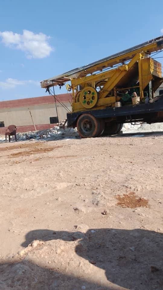 بيع وشراء حفارات في سوريا، متوفرة حفارة قياس 135 راس فورت أوروبي بمحرك فولفو 50، بحالة ممتازة، متوفرة في حلب