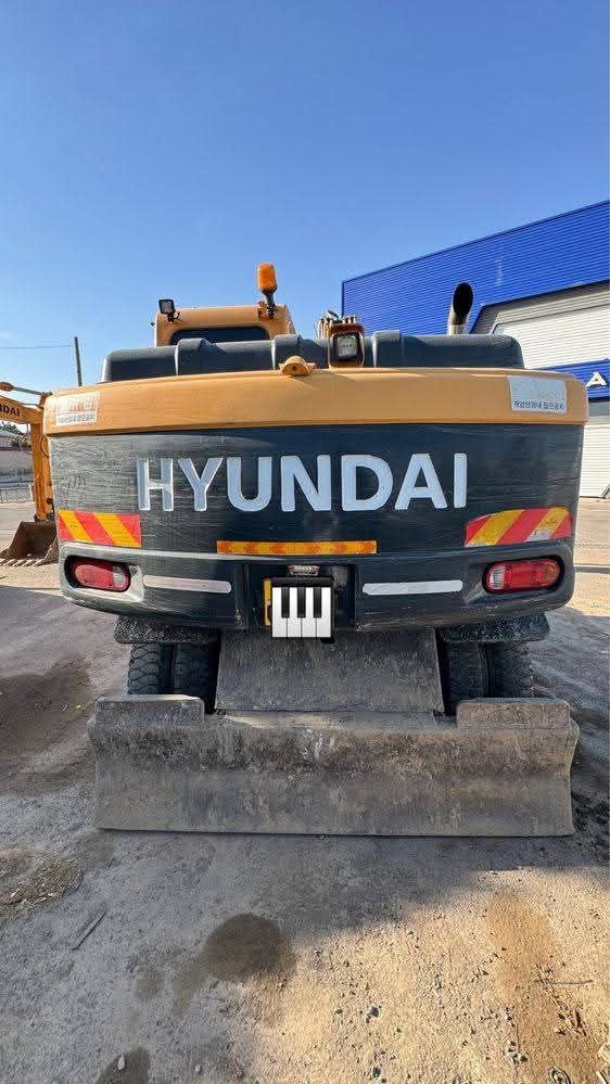 🚜 حفارة هيونداي دولاب Hyundai R140W-7 موديل 2017 تواجد الرقة