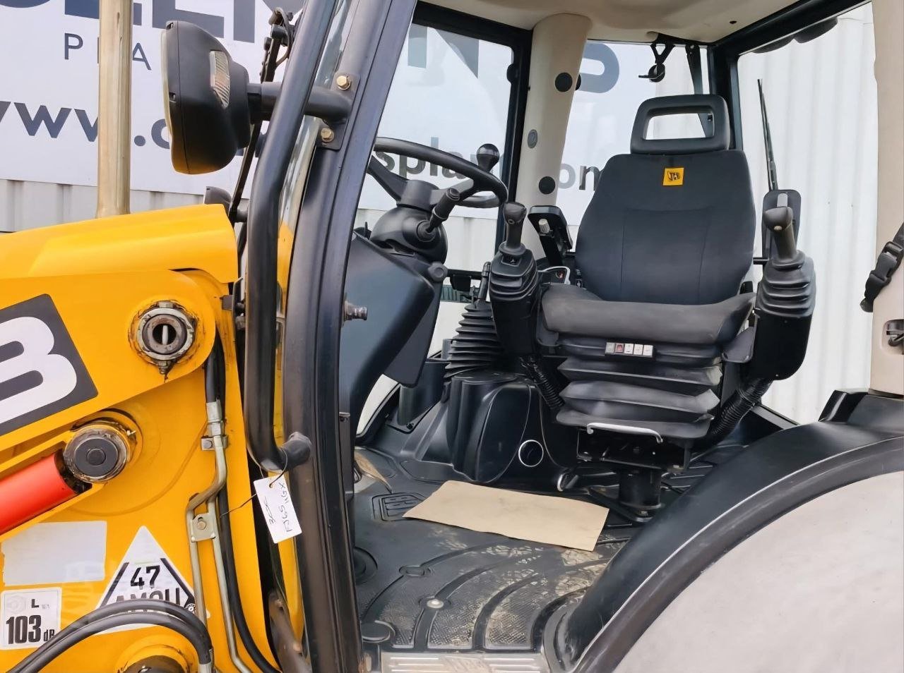 تركس JCB 3CX موديل 2015 تواجد دمشق