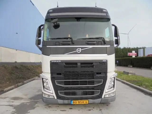 رأس سيارة شاحنة Volvo 420 مديل 2017 وارد أوروبي مجمرك تواجد اللاذقية, بيع شاحنات نقل ثقيل بالتقسيط سوريا