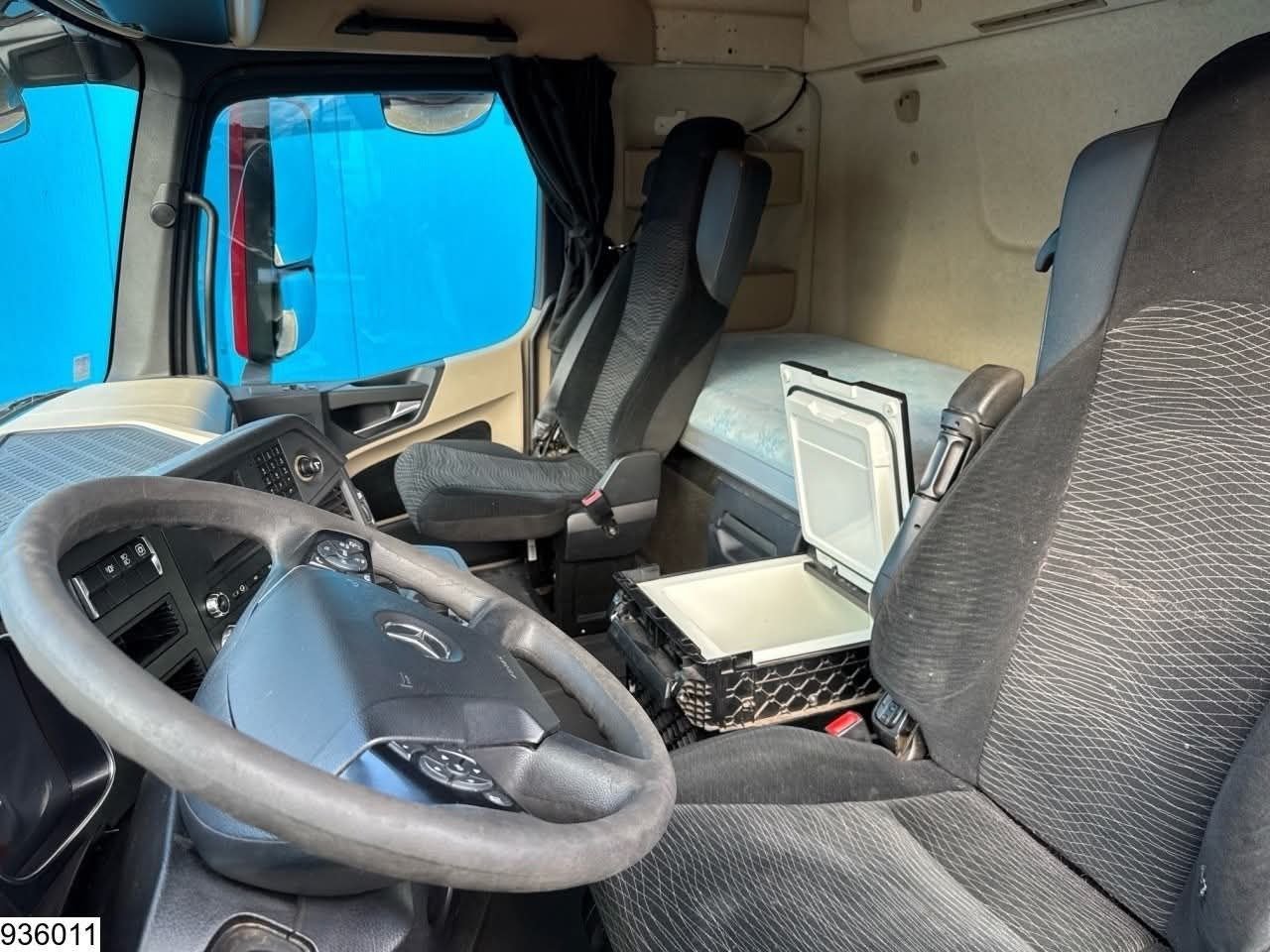 رأس سيارة شاحنة مرسيدس Actros 1851 مديل 2015 وارد أوروبي مجمرك , تواجد اللاذقية , منصات بيع شاحنات النقل الثقيل في سوريا