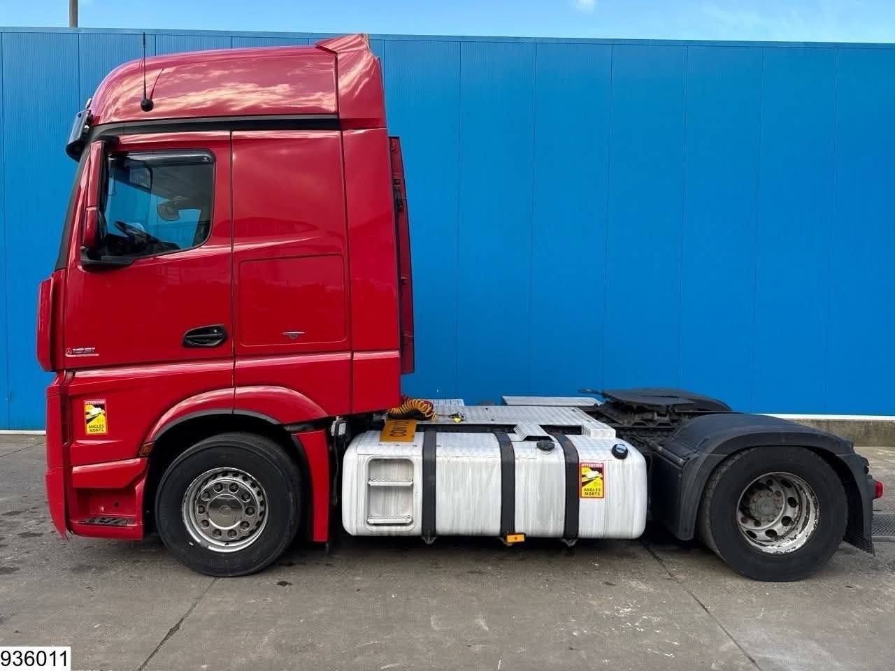 رأس سيارة شاحنة مرسيدس Actros 1851 مديل 2015 وارد أوروبي مجمرك , تواجد اللاذقية , منصات بيع شاحنات النقل الثقيل في سوريا