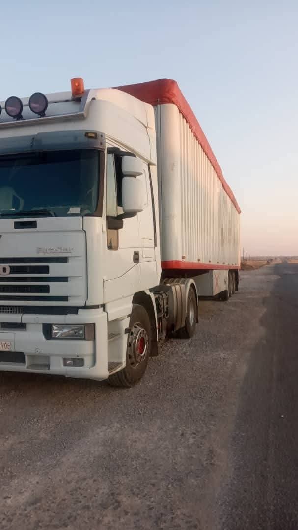 Iveco تريلا مديل 2011 طول 15 متر عرض 2.80 ارتفاع الجنب 3 متر , تواجد حماة , تريلات نقل البضائع بين المدن السورية