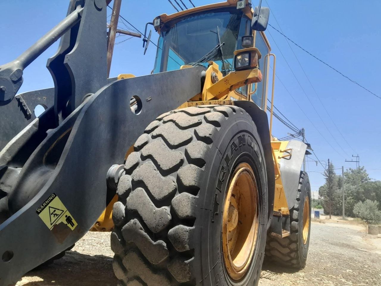 تركس VOLVO L90E وارد فرنسا مجمرك، تواجد دمشق، بيع وشراء التركسات في سوريا