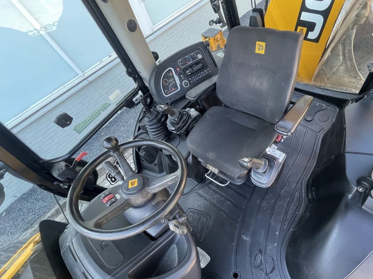 للبيع تركس جي سي بي في حماة, لودر JCB 4CX موديل 2015 تواجد حماة, سوق المعدات الثقيلة في سوريا