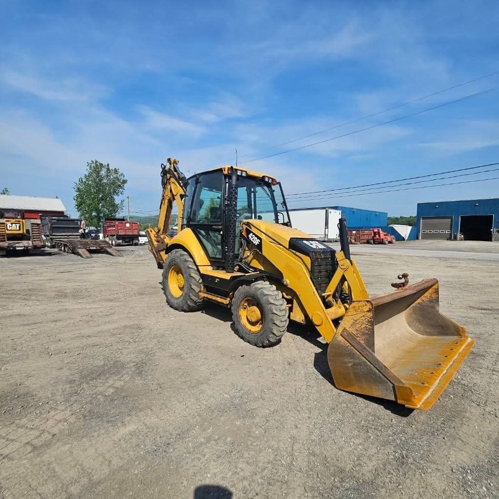 للبيع تركس كاتربيلر في دمشق, لودر كاتربيلر Caterpillar 420F موديل 2015 تواجد دمشق, سوق المعدات الثقيلة في سوريا