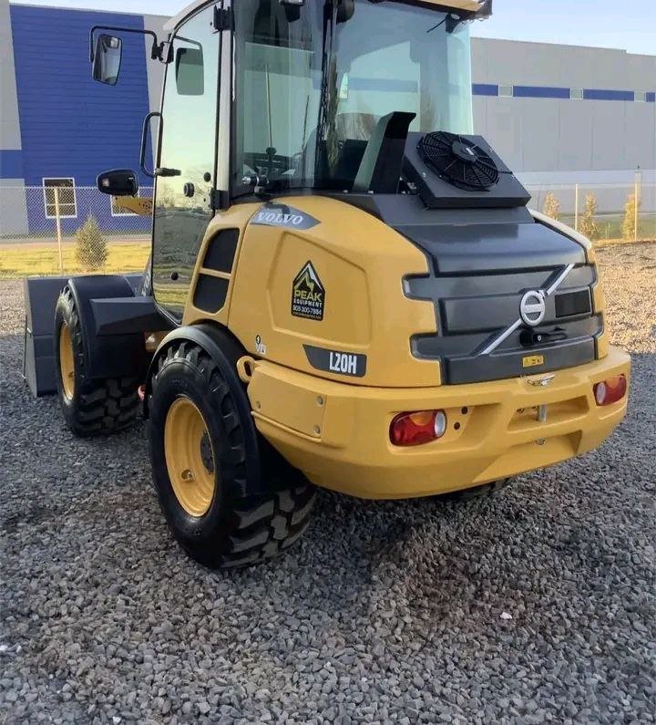 للبيع تركس فولفو في دمشق، لودر VOLVO L20 شبه جديد موديل 2022، تواجد دمشق، سوق الشاحنات والمعدات في سوريا