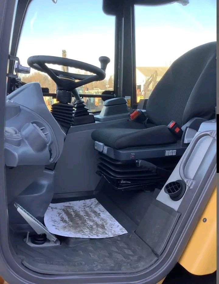 للبيع تركس فولفو في دمشق، لودر VOLVO L20 شبه جديد موديل 2022، تواجد دمشق، سوق الشاحنات والمعدات في سوريا