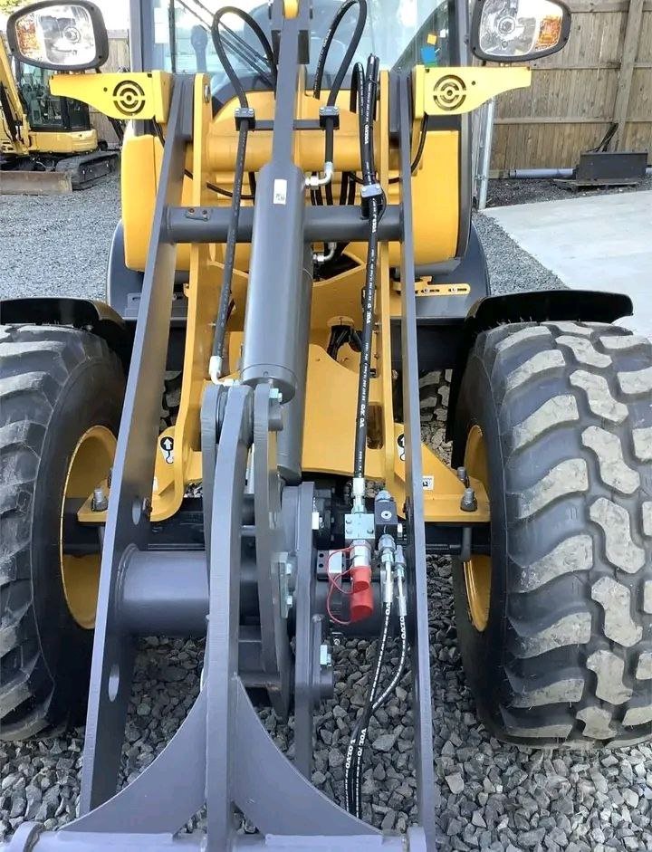 للبيع تركس فولفو في دمشق، لودر VOLVO L20 شبه جديد موديل 2022، تواجد دمشق، سوق الشاحنات والمعدات في سوريا
