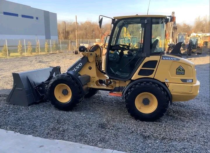 للبيع تركس فولفو في دمشق، لودر VOLVO L20 شبه جديد موديل 2022، تواجد دمشق، سوق الشاحنات والمعدات في سوريا