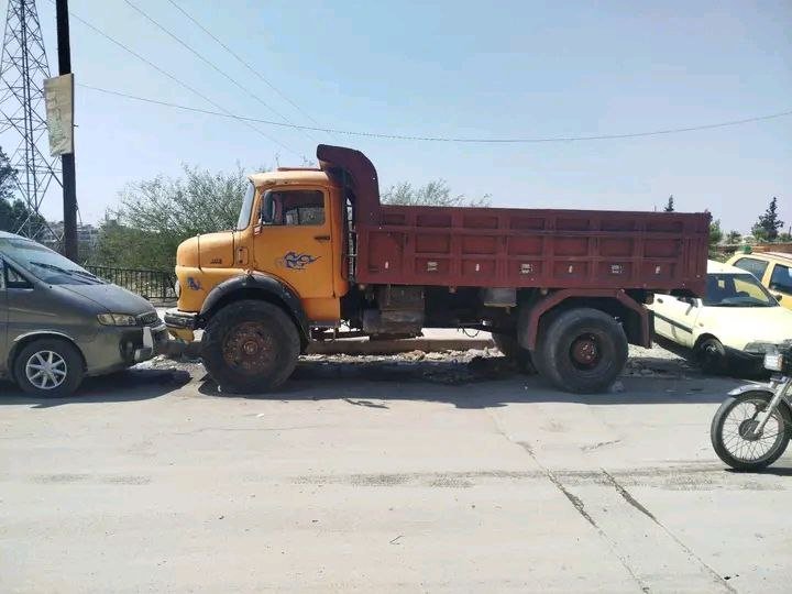 للبيع شاحنة قلاب مرسيدس في حلب, قلاب مرسيدس موديل 63 موتور 66 محور 420 تواجد حلب, سوق الشاحنات في سوريا