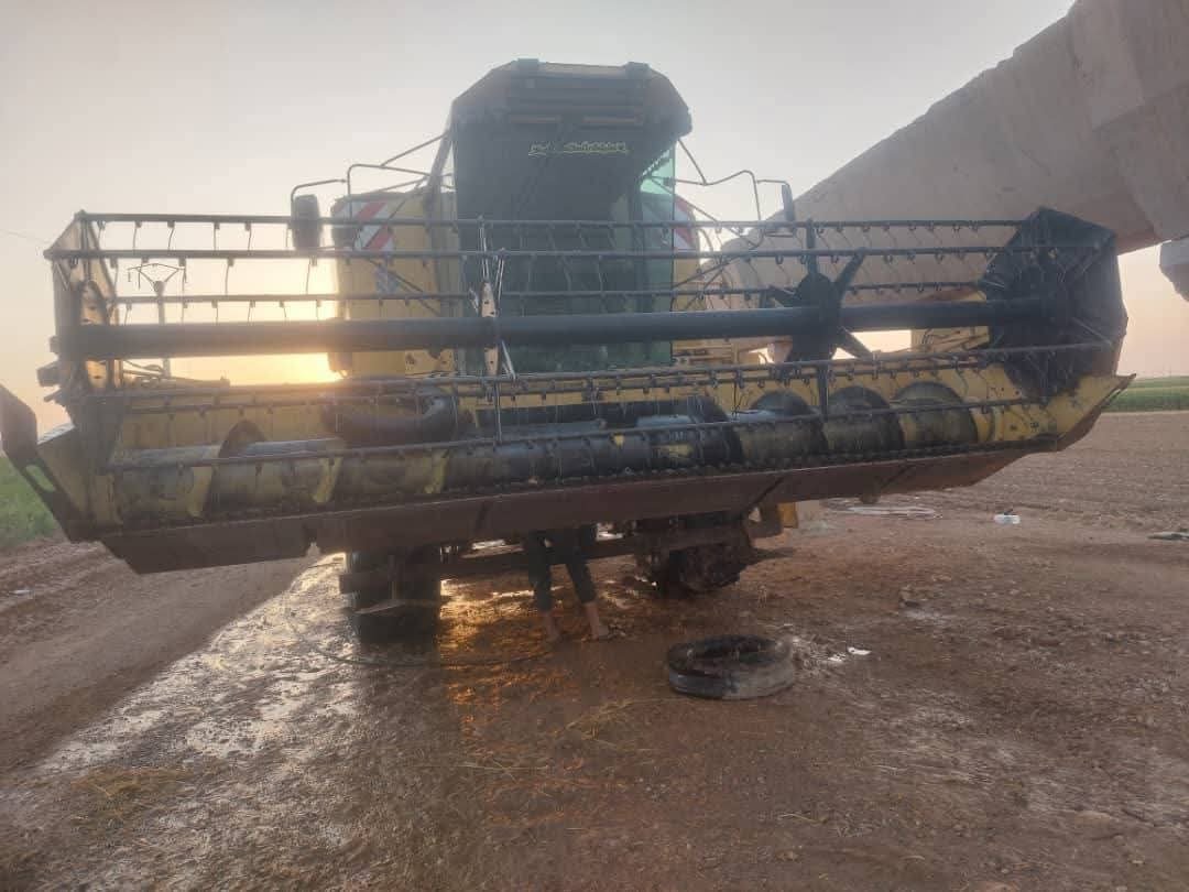 للبيع حصادة نيو هولاند في حلب، هارفستر New Holland TX34 موديل 1993، تواجد حلب، أسعار منافسة للمعدات الزراعية الثقيلة