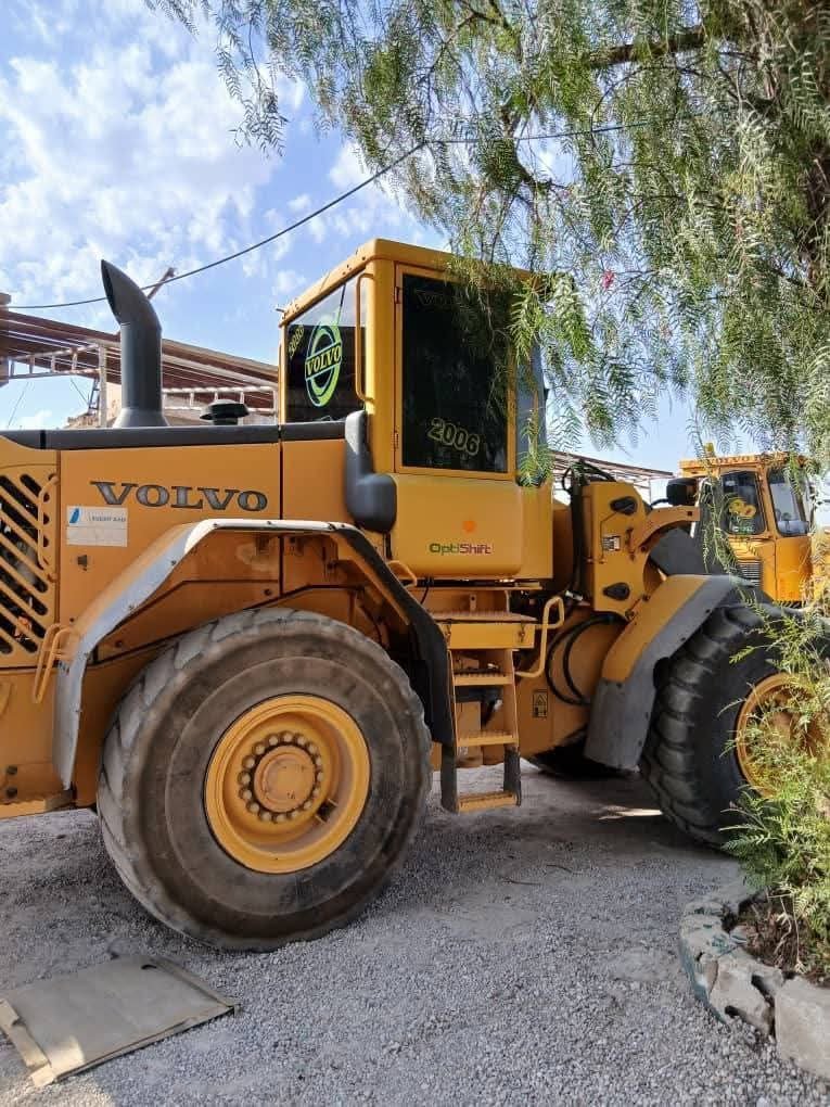 للبيع تركس فولفو في دمشق, لودر VOLVO L90 E كهرباء فحص كامل موديل 2003 بمواصفات 2006 وارد ألمانيا بحالة ممتازة تواجد دمشق, سوق المعدات الثقيلة في سوريا