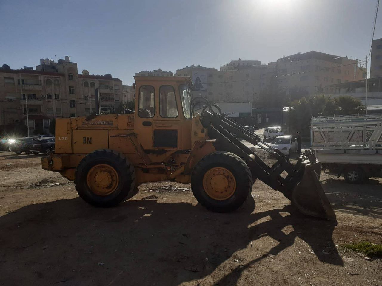 للبيع تركس جي سي بي في درعا، لودر JCB 70 موديل 2003، تواجد درعا، أفضل العروض على اللوادر والمعدات الثقيلة
