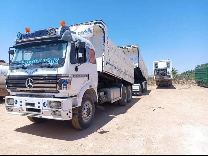 شاحنة قلاب مرسيدس للبيع في حلب, قلاب مرسيدس 460 موديل 2006 تواجد حمص, سوق الشاحنات والمعدات الثقيلة في سوريا