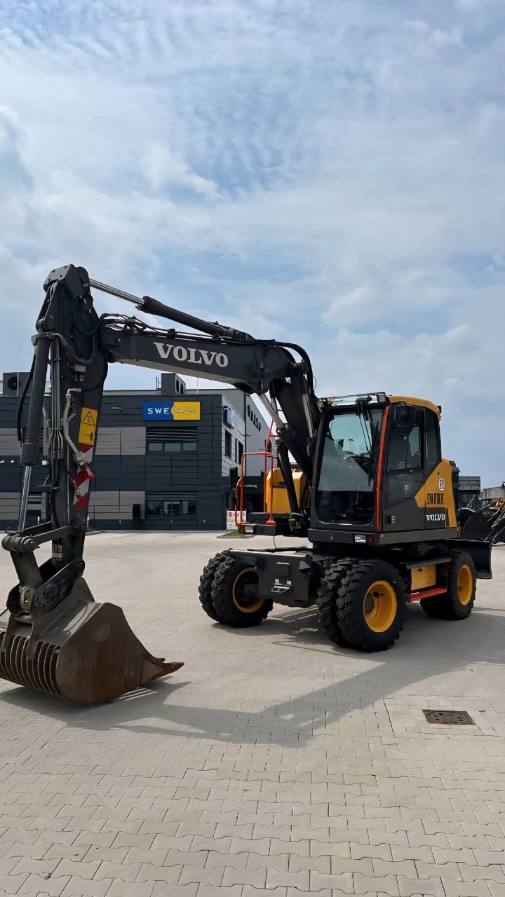 للبيع حفار فولفو في إدلب، باكر Volvo EWR130E موديل 2022 بحالة ممتازة، تواجد إدلب، أفضل العروض على الحفارات والمعدات الثقيلة