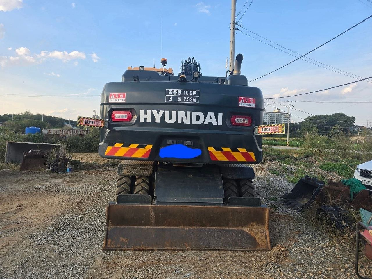 حفار هيونداي للبيع في دمشق، باكر Hyundai HW210A موديل 2023 شبه جديد، تواجد دمشق، أفضل العروض على الحفارات الحديثة والمعدات الثقيلة