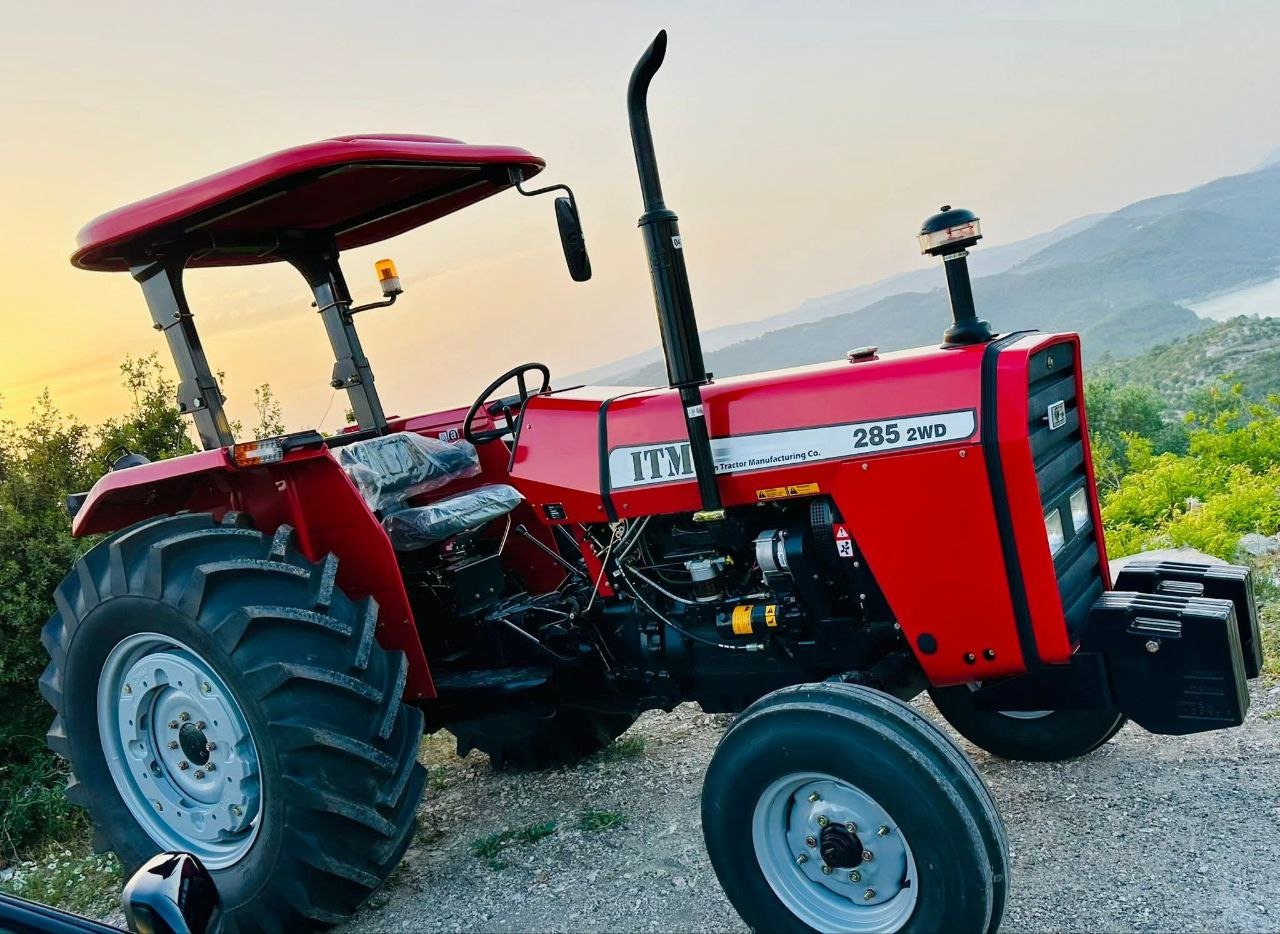 Massey Tractor for Sale in Syria, Massey 285 Model 2002 Located in Latakia, Agricultural Equipment Market in Syria