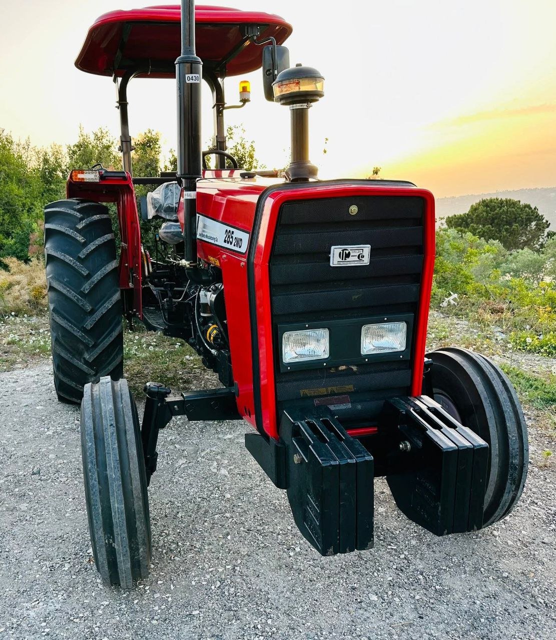 Massey Tractor for Sale in Syria, Massey 285 Model 2002 Located in Latakia, Agricultural Equipment Market in Syria