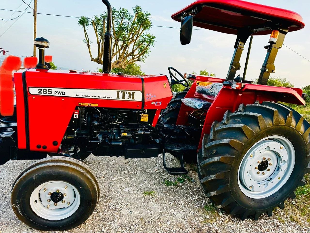 Massey Tractor for Sale in Syria, Massey 285 Model 2002 Located in Latakia, Agricultural Equipment Market in Syria