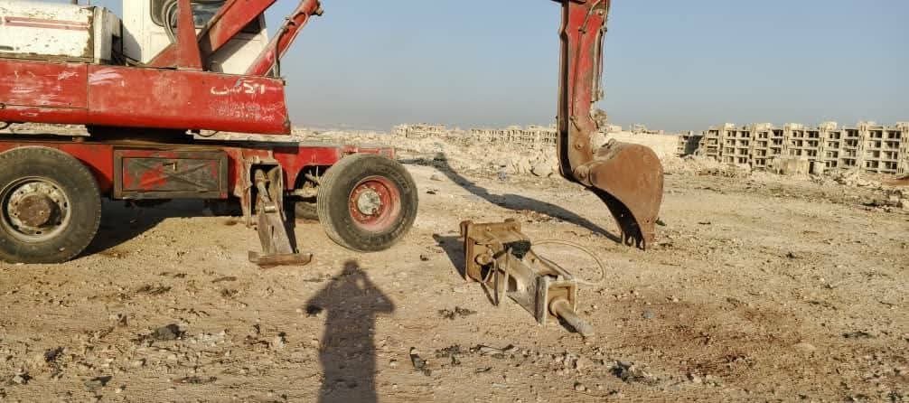 حفار بوكلين للبيع في سوريا، باكر بوكلين موديل 1999 بحالة جيدة، تواجد حلب، أفضل العروض على الحفارات والمعدات الثقيلة