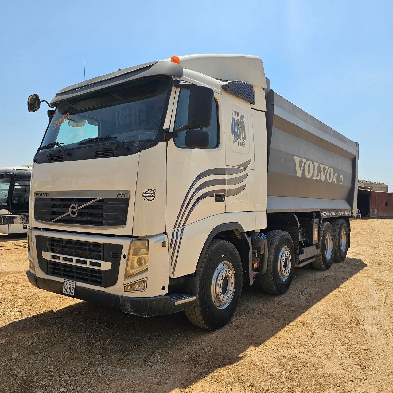 للبيع شاحنة قلاب فولفو FH 460 قلاب سنة الصنع 2012 متواجدة في القاهرة