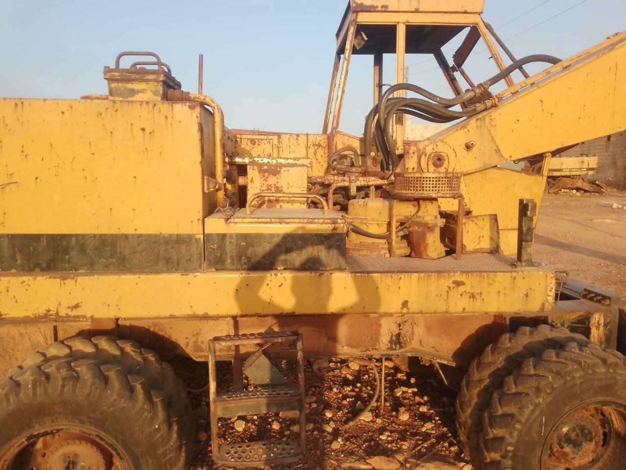 حفار كاتربيلر للبيع في مصر، بوكلين Caterpillar 214 موديل 2010 تواجد الجيزة، أفضل العروض على المعدات الثقيلة