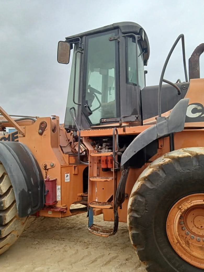 لودر case للبيع في سوريا، case 921E موديل 2008 تواجد القاهرة، افضل موقع لبيع المعدات الثقيلة في مصر