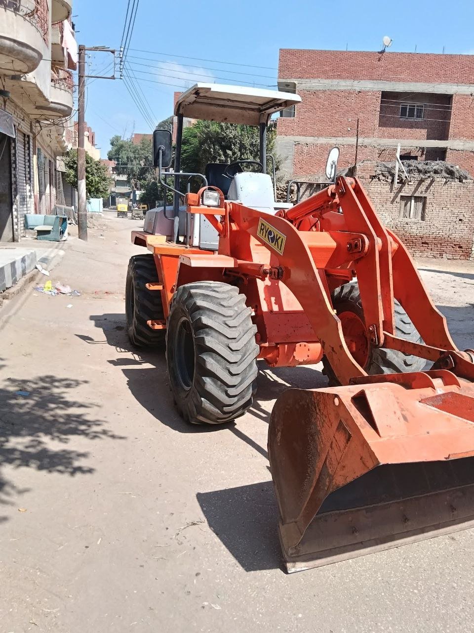 لودر Hitachi للبيع في مصر، Hitachi 972G موديل 2002 تواجد اسكندرية، افضل موقع لبيع المعدات الثقيلة في مصر