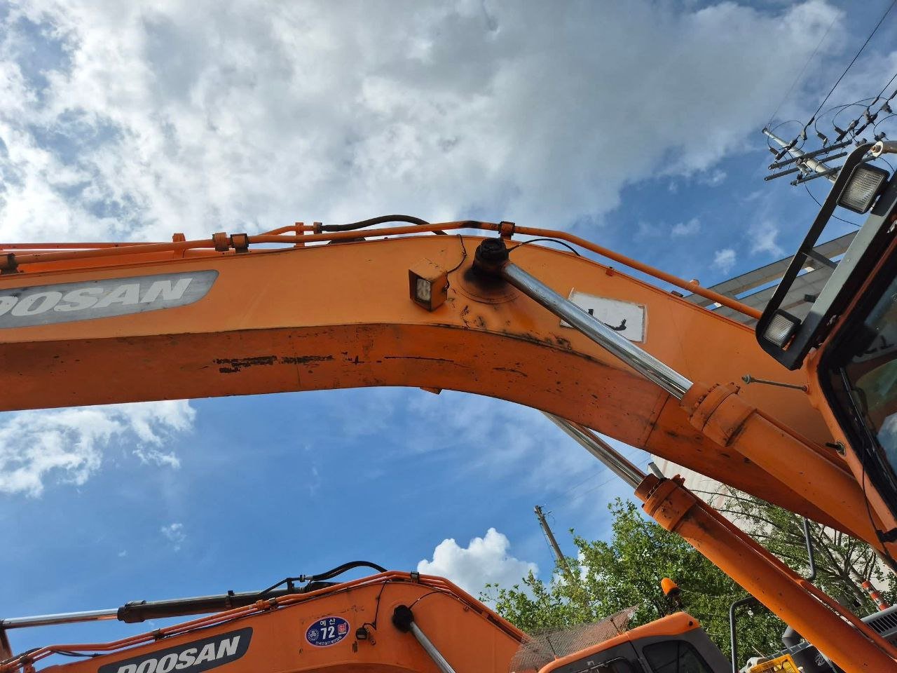 Doosan excavator for sale in Egypt, Doosan 300 model 2013 available in Cairo, the best site for selling heavy equipment in Egypt