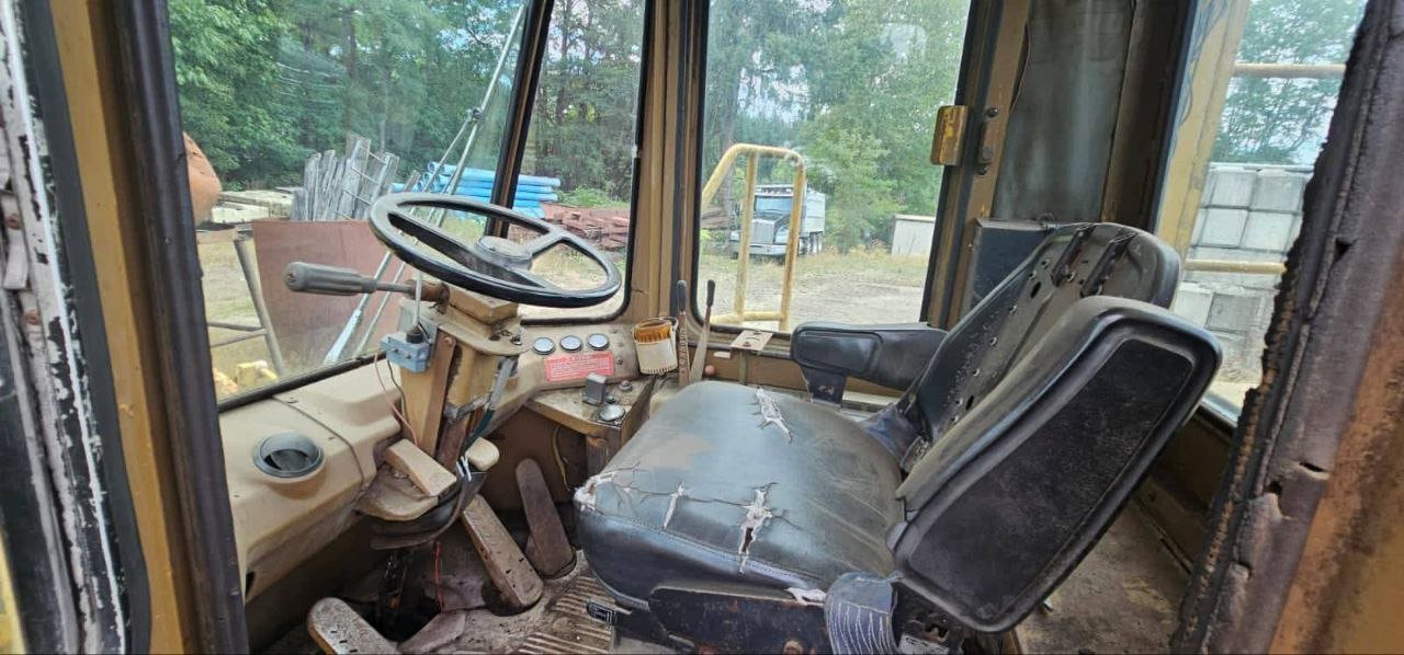 Caterpillar loader for sale in Egypt, Caterpillar 966F model 1996 located in Giza, the best site for selling heavy equipment in Egypt