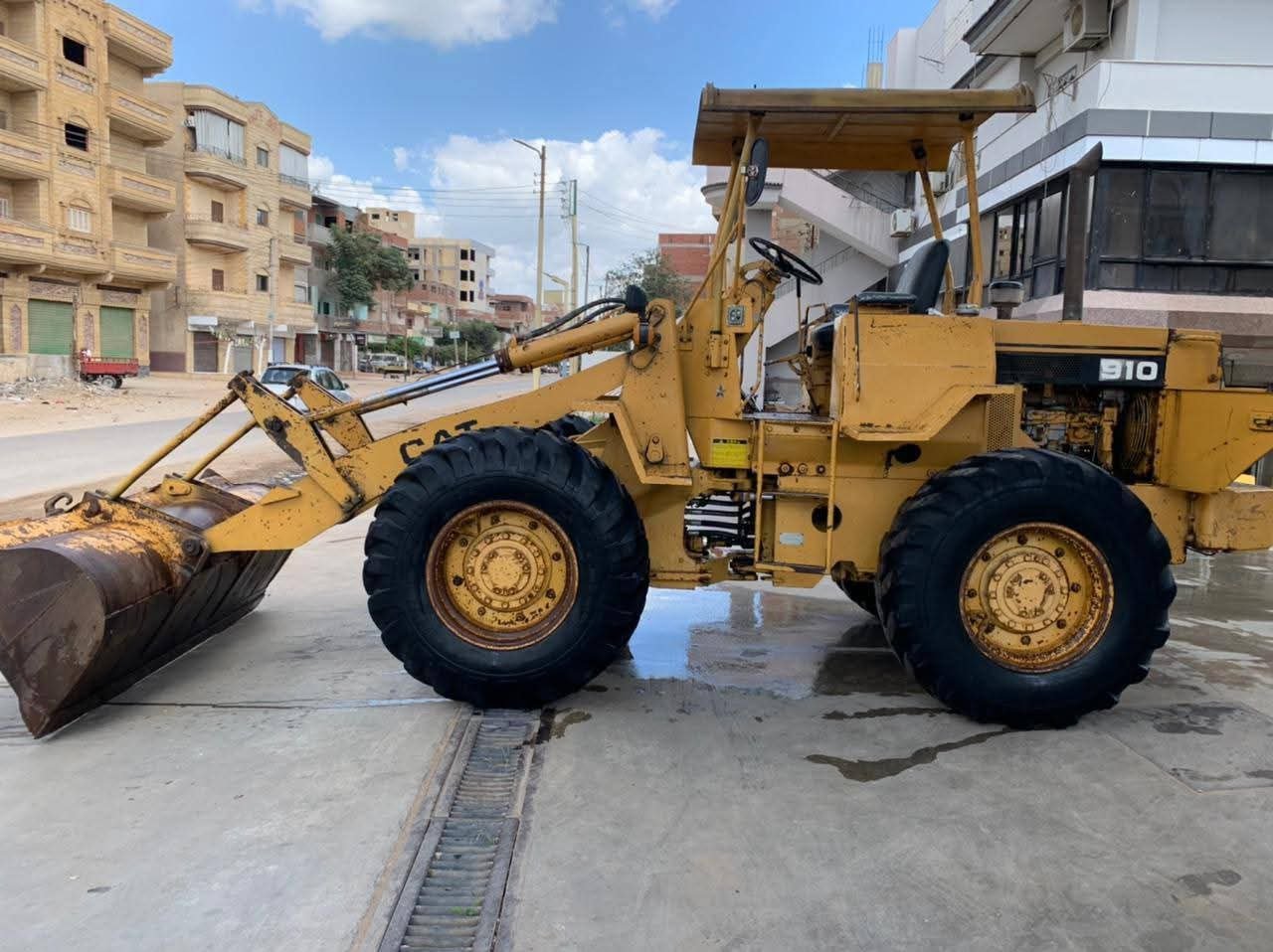 لودر كاتربيلر للبيع في سوريا, كاتربيلر 910 موديل 1990 تواجد القاهرة, أفضل موقع لبيع الشاحنات والمعدات الثقيلة في مصر