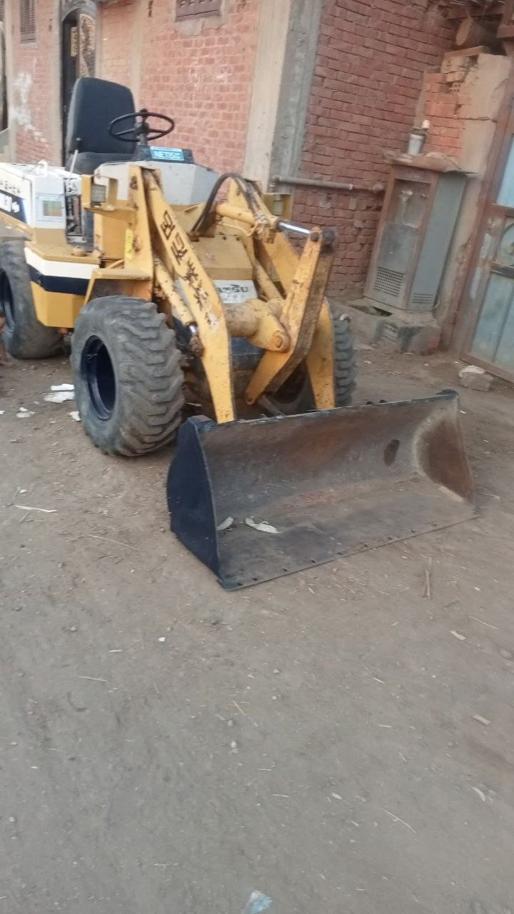 Komatsu loader for sale in Syria, Komatsu 30, model 1990, available in Cairo, the best site for selling trucks and heavy equipment in Egypt