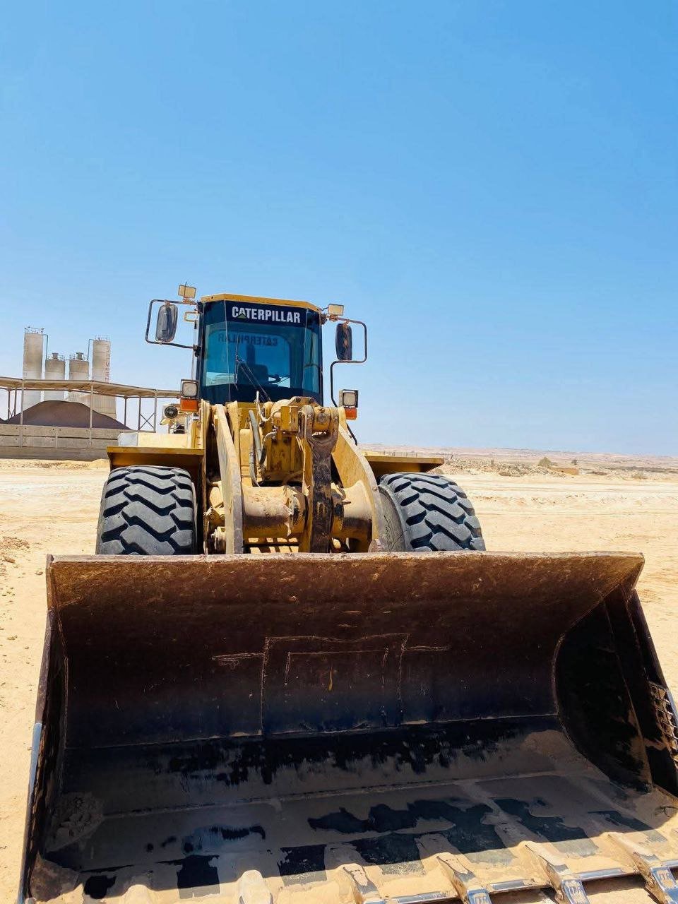 لودر كاتيربيلر للبيع في سوريا, كاتيربيلر 970F موديل 1996 تواجد المنصورة, أفضل موقع لبيع الشاحنات والمعدات الثقيلة في مصر