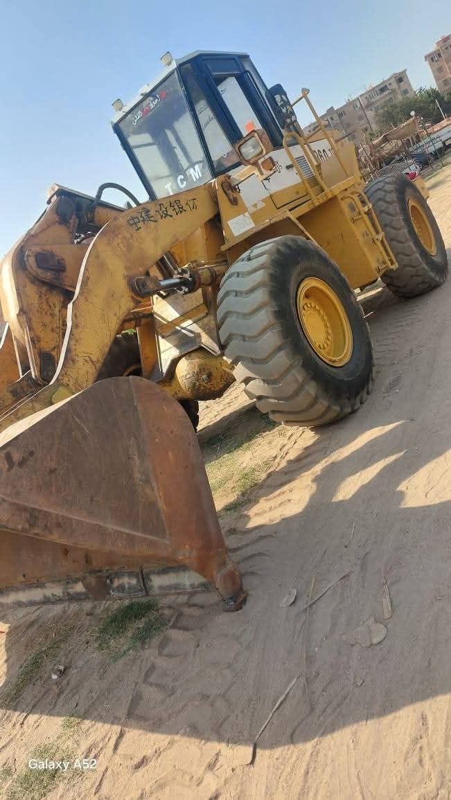 TCM loader for sale in Egypt, TCM 860 model 1990 located in Cairo, the best site for selling trucks and heavy equipment in Egypt