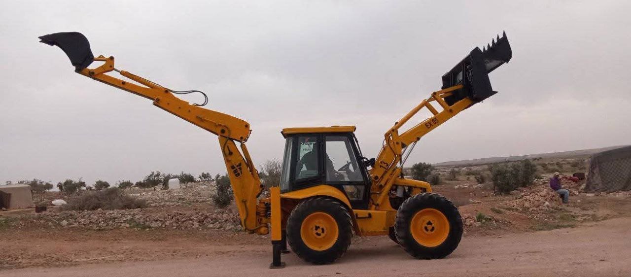 JCB loader for sale in Tanta, JCB 13, 1996 model, located in Tanta. The best site for selling trucks and heavy equipment in Egypt.