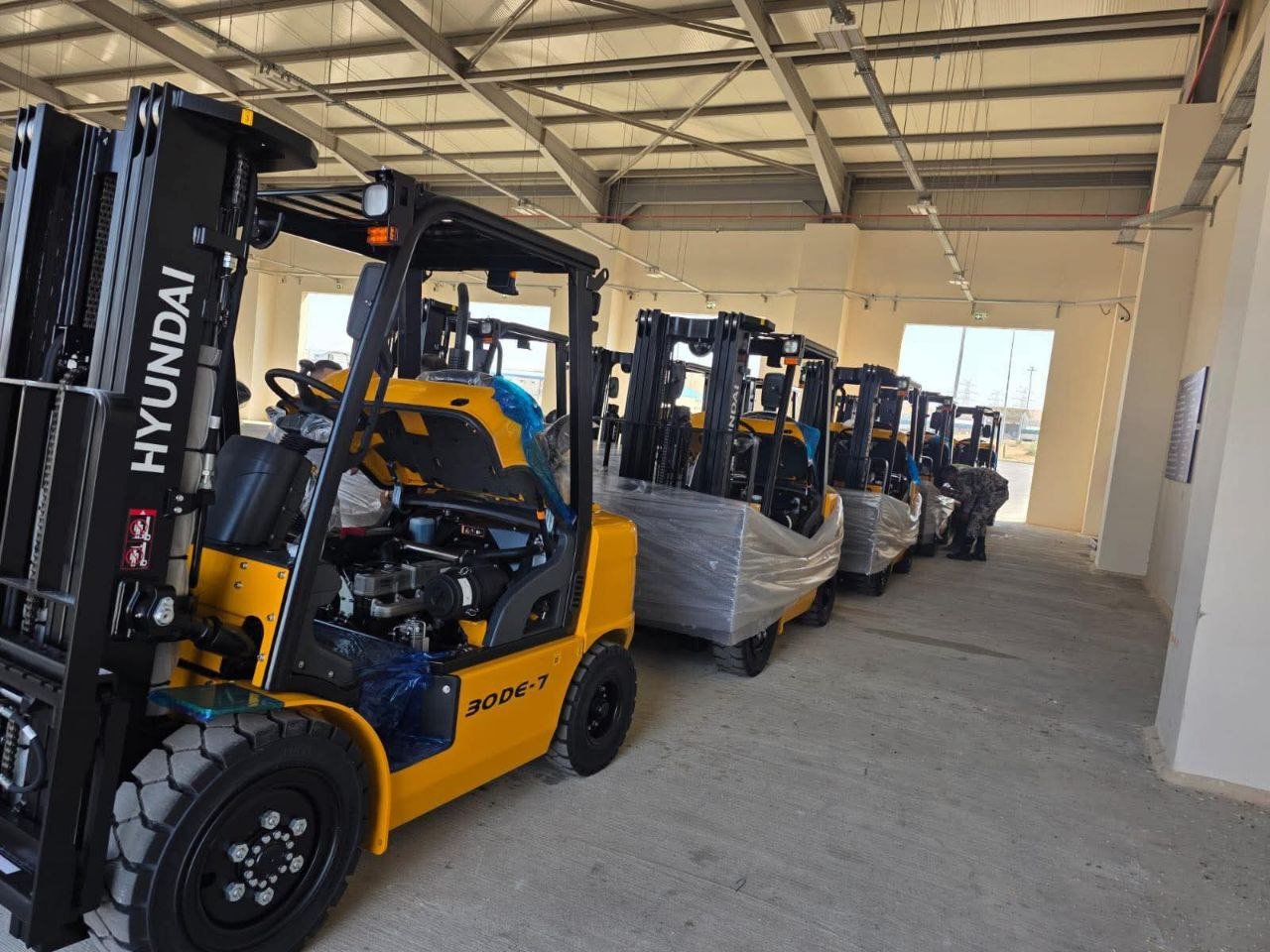 Forklift Hyundai for sale in Suez, Hyundai 30DE-7 model 2025 located in Suez, the best site for selling trucks and heavy equipment in Egypt