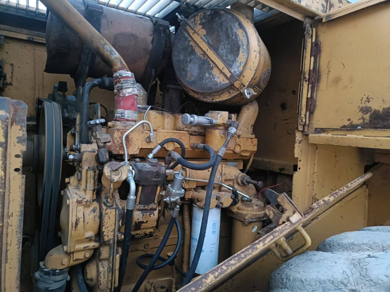 Caterpillar Loader for sale in Damanhur, Caterpillar 50E model 1988 located in Damanhur, the best site for selling trucks and heavy equipment in Egypt