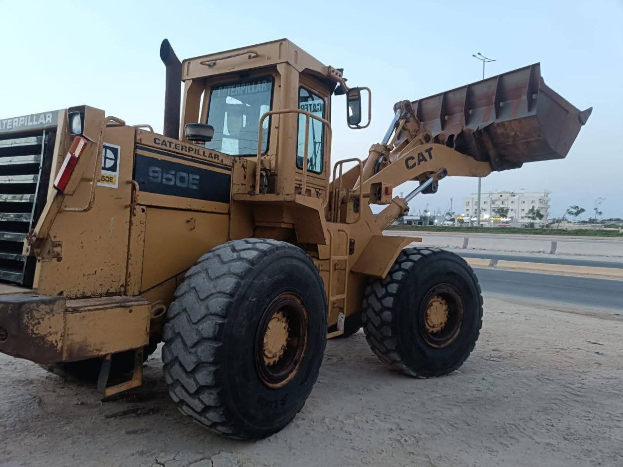 Caterpillar Loader for sale in Damanhur, Caterpillar 50E model 1988 located in Damanhur, the best site for selling trucks and heavy equipment in Egypt