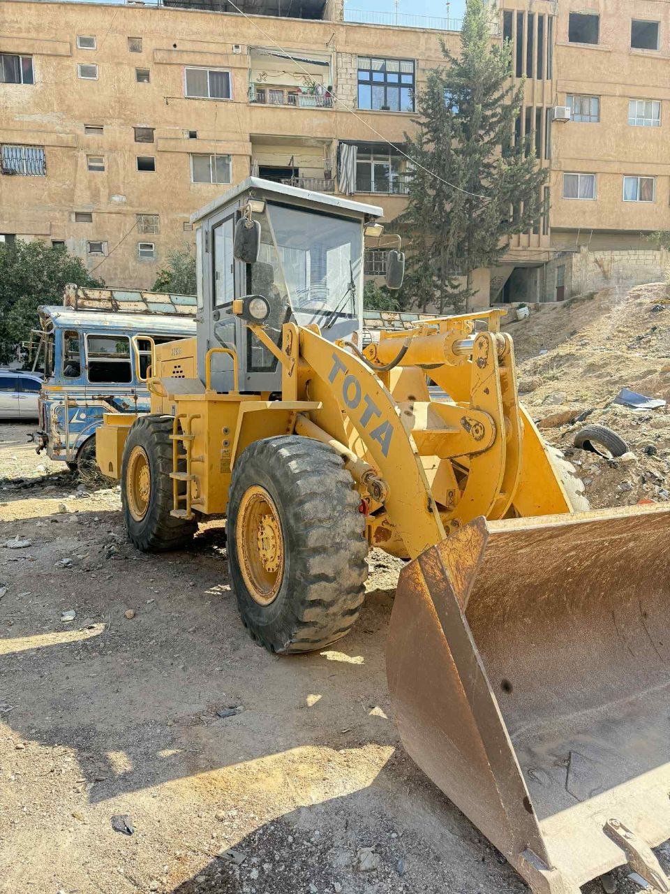 لودر Tota للبيع في أسيوط, Tota 25 موديل 2015 تواجد أسيوط, أفضل موقع لبيع الشاحنات والمعدات الثقيلة في مصر