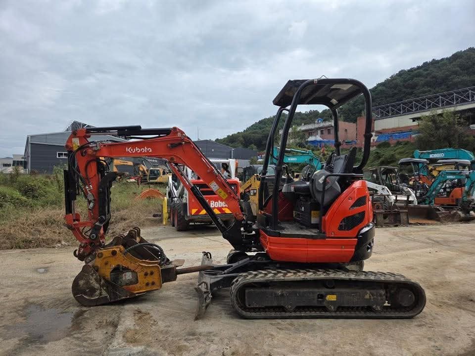 حفار Kubota للبيع في المنيا, Kubota U30-5 موديل 2010 تواجد المنيا, أفضل موقع لبيع الشاحنات والمعدات الثقيلة في مصر
