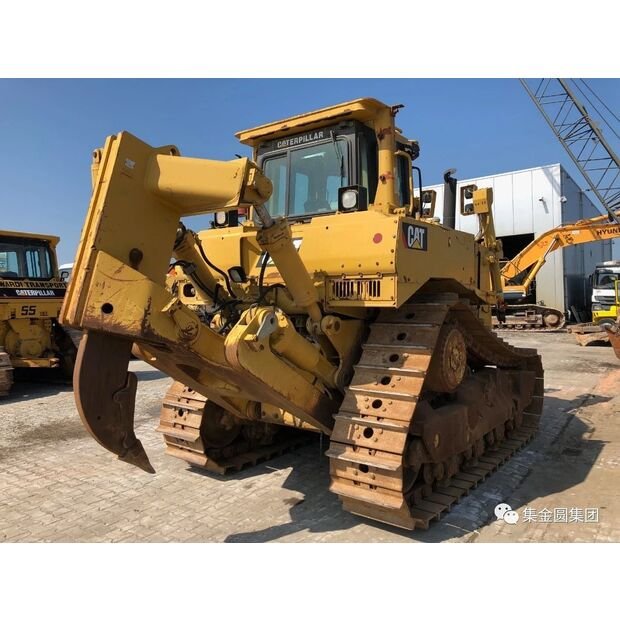 Caterpillar D8R Bulldozer for sale, 2018 Caterpillar D8R model imported from Europe, the best website for selling trucks and heavy equipment in Egypt