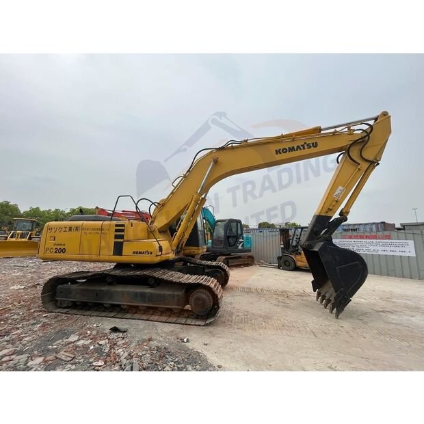 حفار Komatsu PC200-6 للبيع, Komatsu PC200-6 موديل 2020 استيراد من اوروبا, أفضل موقع لبيع الشاحنات والمعدات الثقيلة في مصر