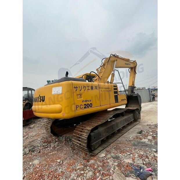حفار Komatsu PC200-6 للبيع, Komatsu PC200-6 موديل 2020 استيراد من اوروبا, أفضل موقع لبيع الشاحنات والمعدات الثقيلة في مصر