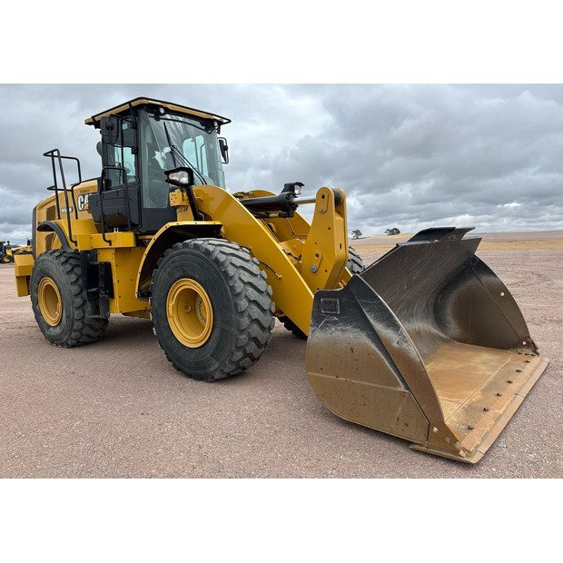 Caterpillar 950M loader for sale, Caterpillar 950M model 2023 imported from Europe, the best site for selling trucks and heavy equipment in Egypt