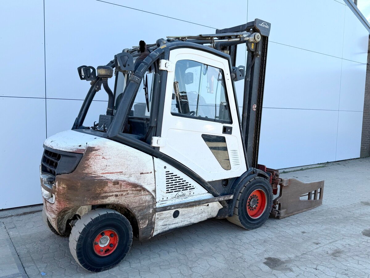 Linde H35D3 forklift for sale, Linde H35D model 2006 imported from Europe, the best site for selling trucks and heavy equipment in Egypt