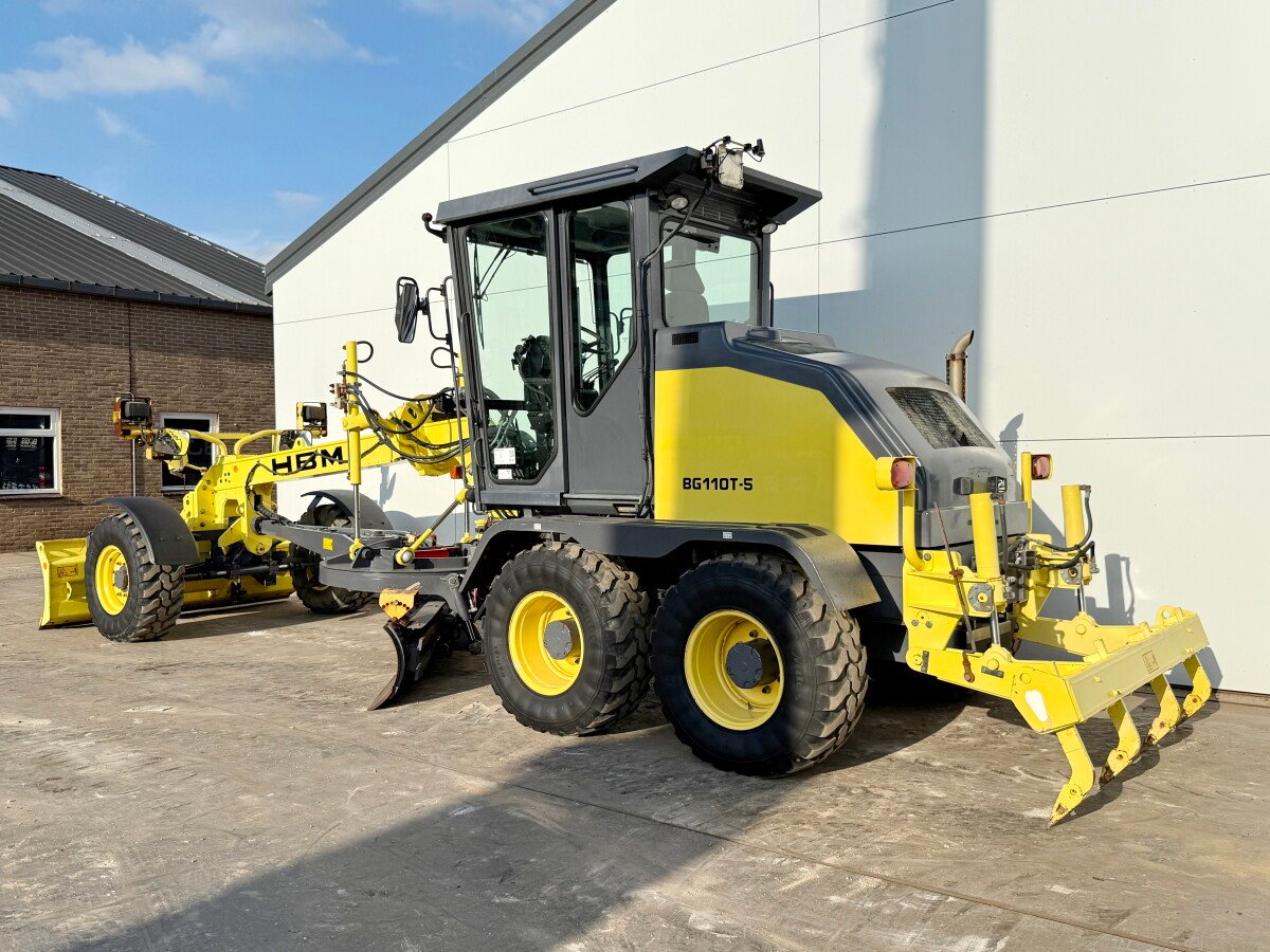 جريدر HBM BG110T-5 للبيع, HBM BG110T-5 موديل 2015 استيراد من اوروبا, أفضل موقع لبيع الشاحنات والمعدات الثقيلة في مصر