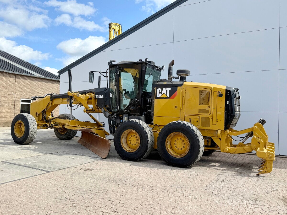 جريدر Caterpillar 140M3 للبيع, Caterpillar 140M3 موديل 2018 استيراد من اوروبا, أفضل موقع لبيع الشاحنات والمعدات الثقيلة في مصر